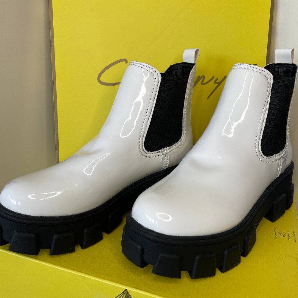 Circus by Sam Edelman Women's Darielle Ankle Boot